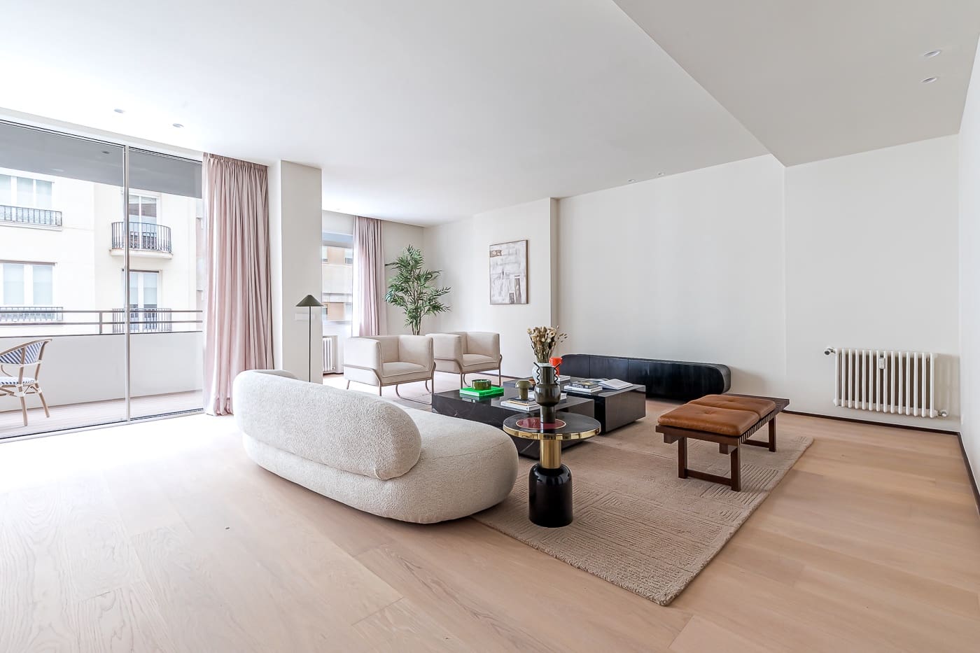 4 bedroom Flat for sale in Madrid city with garage - € 3,990,000 (Ref: 9730881)
