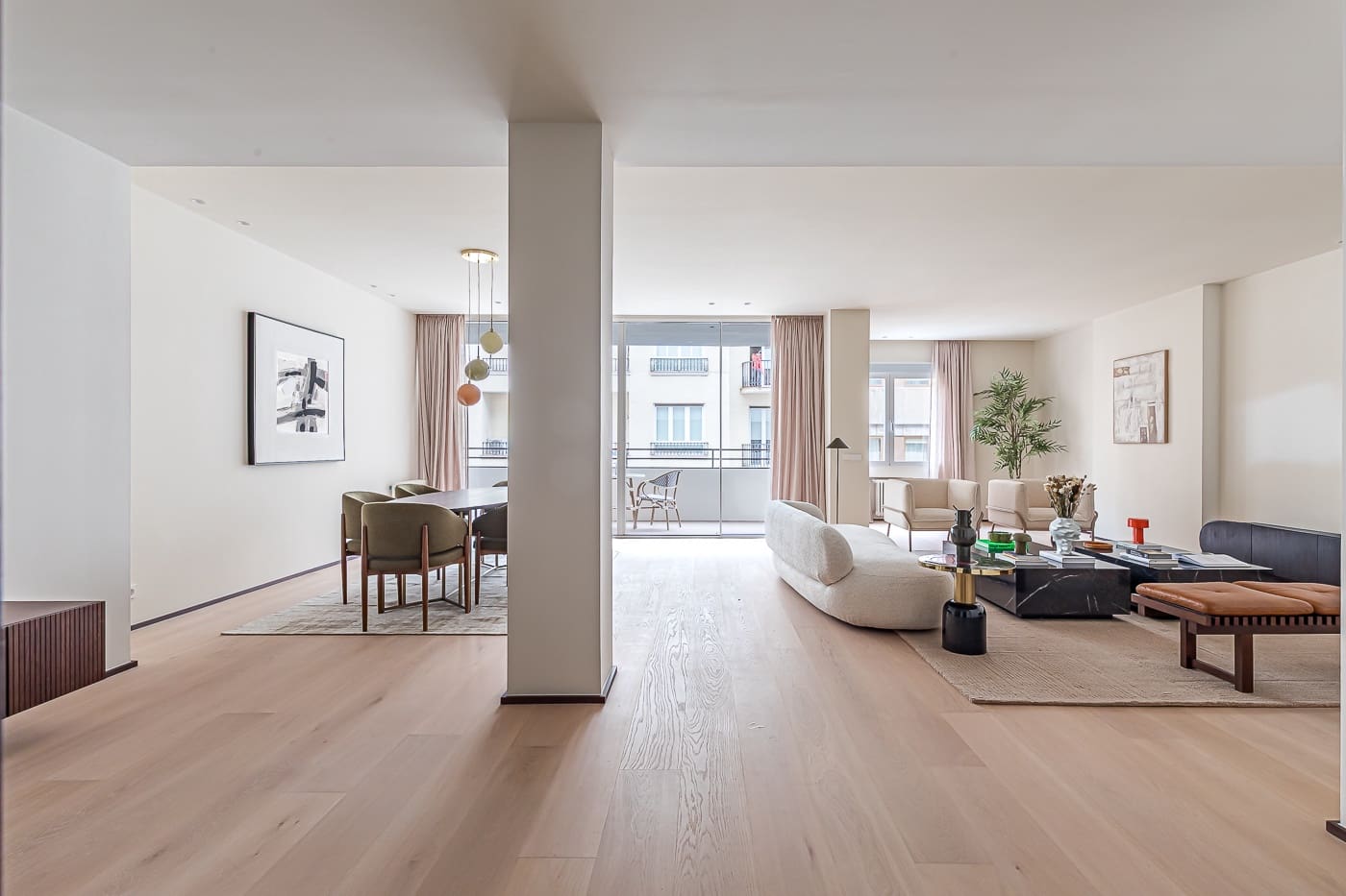 4 bedroom Flat for sale in Madrid city with garage - € 3,990,000 (Ref: 9730881)