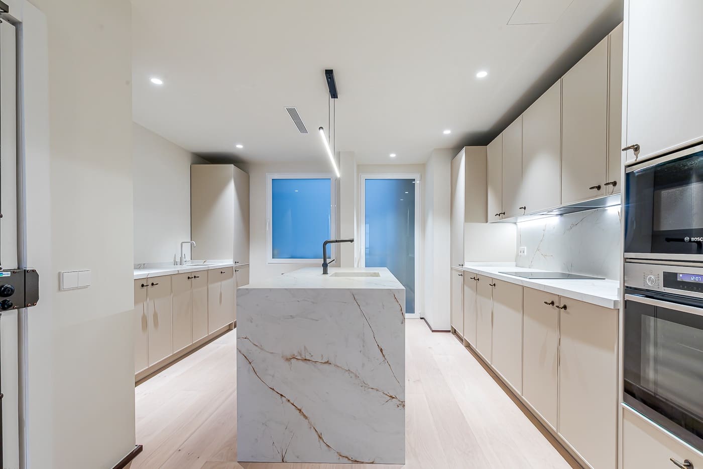 4 bedroom Flat for sale in Madrid city with garage - € 3,990,000 (Ref: 9730881)