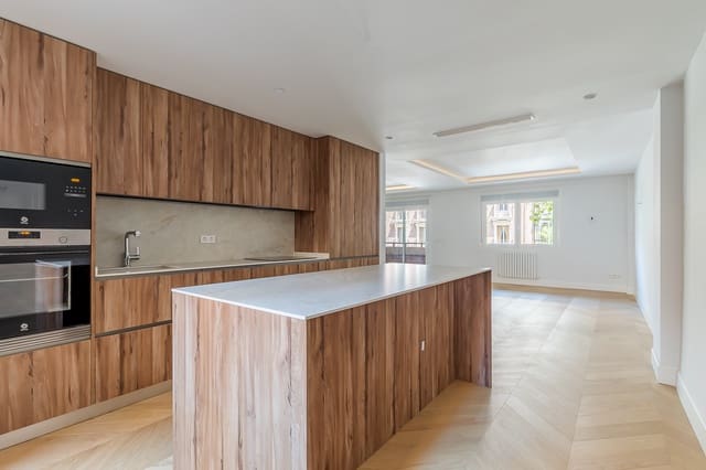 3 soverom Leilighet til salgs i Almagro, Madrid by med garasje - € 2 700 000 (Ref: 9733609)