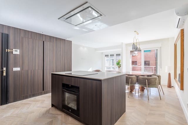 2 soverom Leilighet til salgs i Ciudad Jardín, Madrid by - € 930 000 (Ref: 9749239)