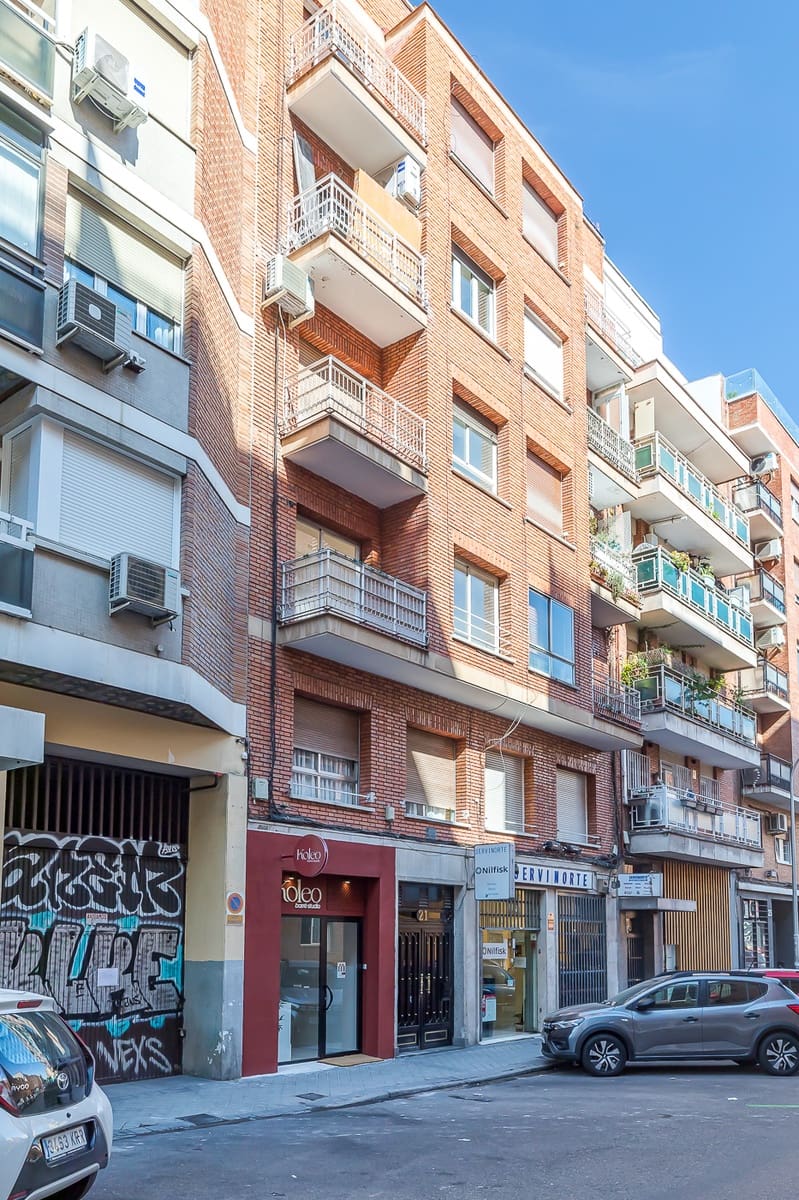 2 bedroom Flat for sale in Madrid city - € 930,000 (Ref: 9749239)