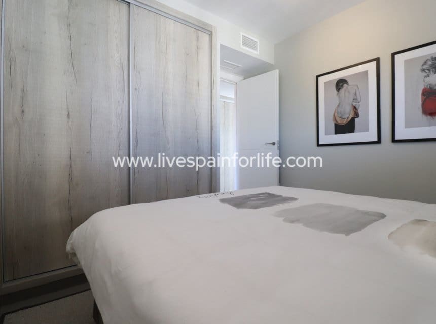3 quarto Apartamento para venda em Guardamar del Segura com piscina garagem - 580 000 € (Ref: 10007500)