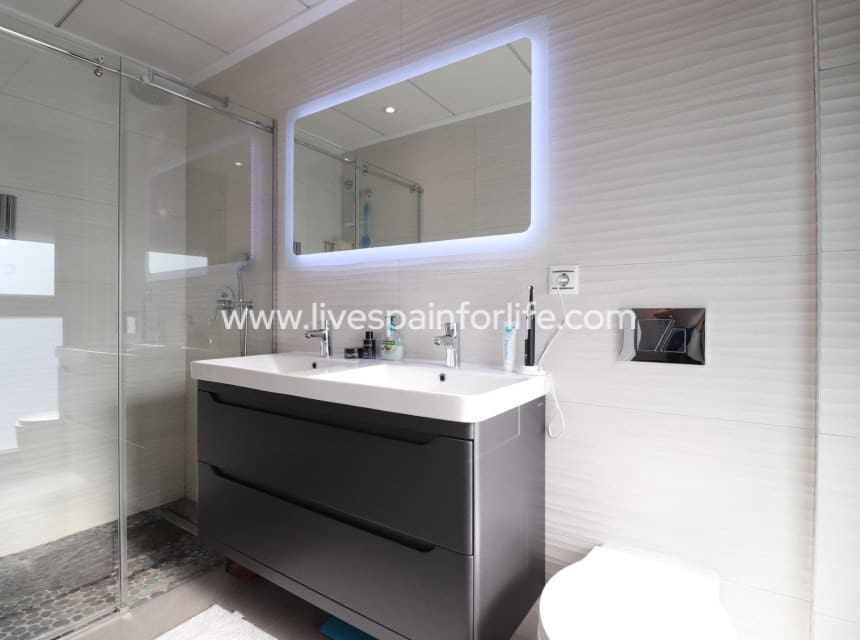 3 quarto Apartamento para venda em Guardamar del Segura com piscina garagem - 580 000 € (Ref: 10007500)
