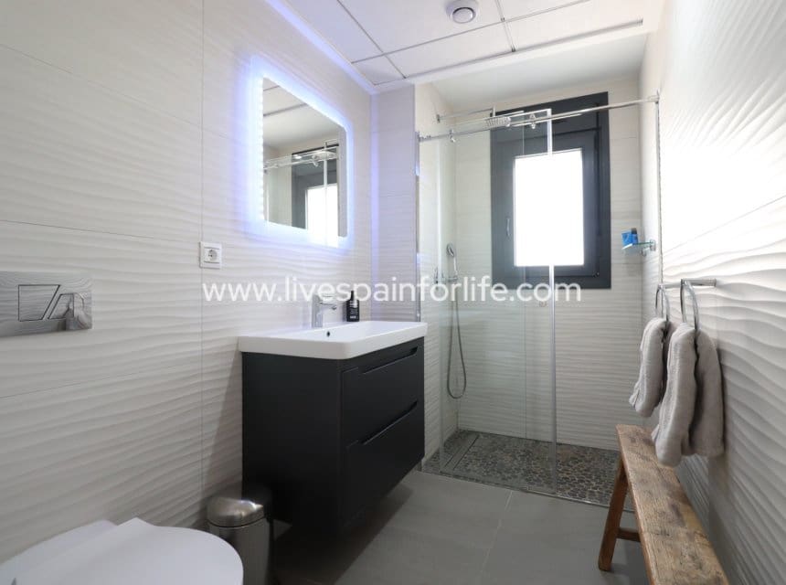 3 quarto Apartamento para venda em Guardamar del Segura com piscina garagem - 580 000 € (Ref: 10007500)