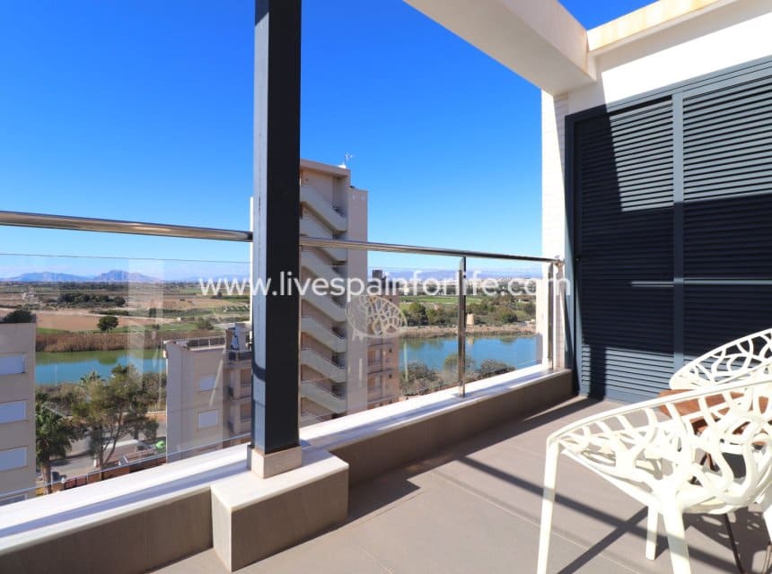3 quarto Apartamento para venda em Guardamar del Segura com piscina garagem - 580 000 € (Ref: 10007500)