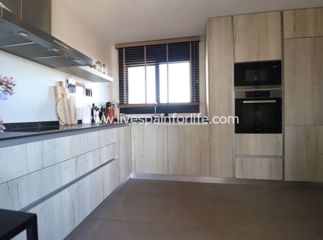 3 quarto Apartamento para venda em Puerto Deportivo, Guardamar del Segura com piscina garagem - 580 000 € (Ref: 10007500)