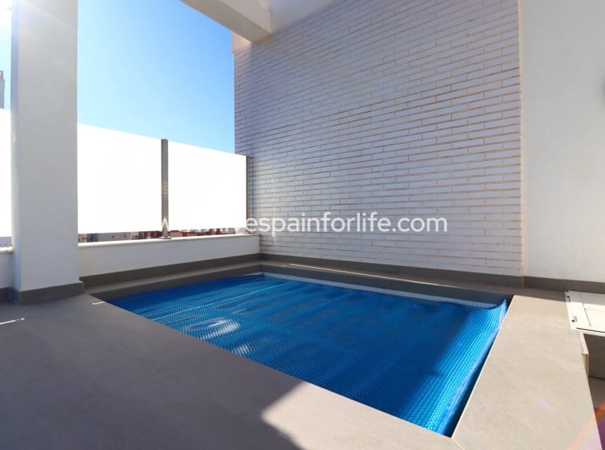 3 quarto Apartamento para venda em Guardamar del Segura com piscina garagem - 580 000 € (Ref: 10007500)