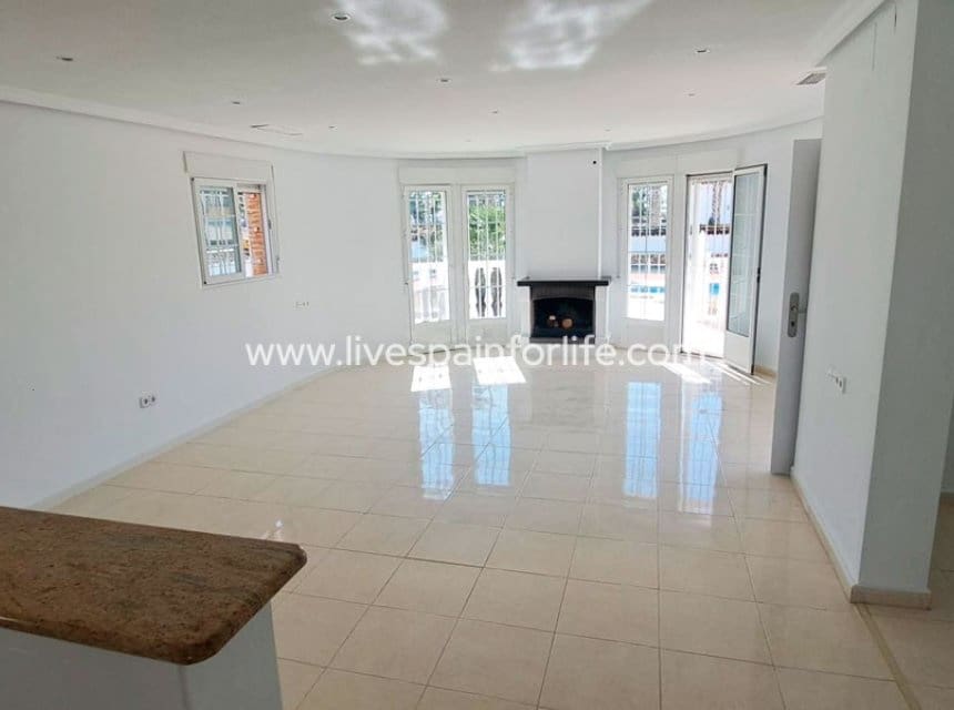 3 bedroom Finca/Country House for sale in Catral with pool garage - € 440,000 (Ref: 10007501)