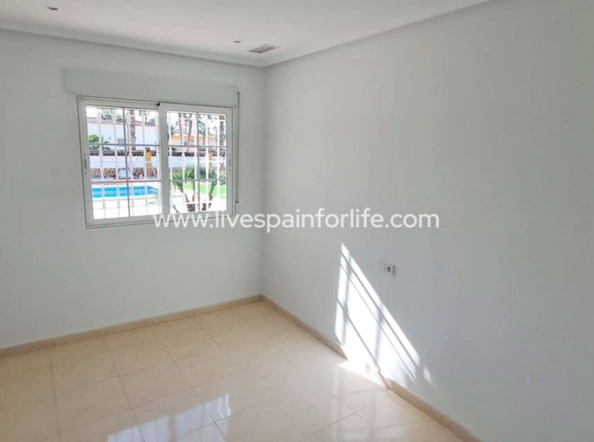 3 bedroom Finca/Country House for sale in Catral with pool garage - € 440,000 (Ref: 10007501)