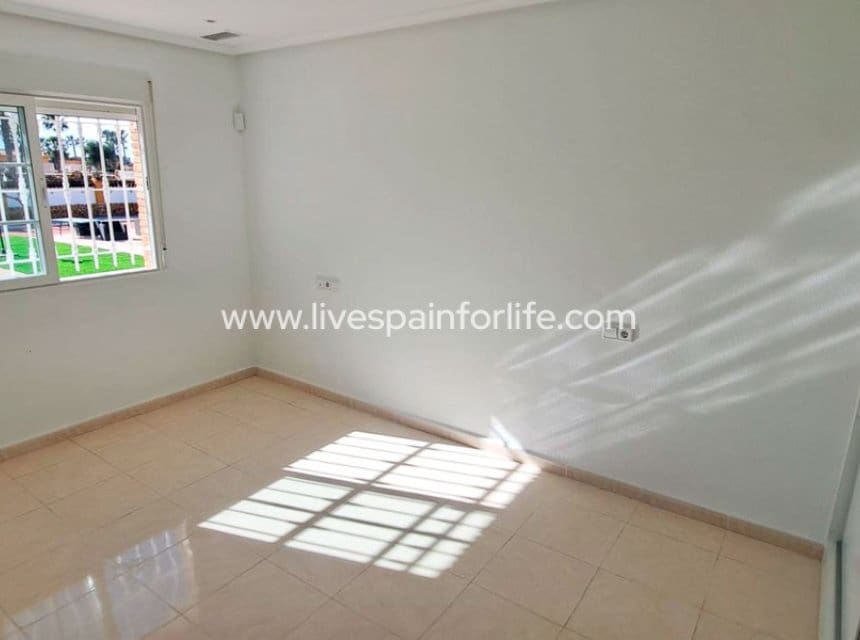 3 bedroom Finca/Country House for sale in Catral with pool garage - € 440,000 (Ref: 10007501)