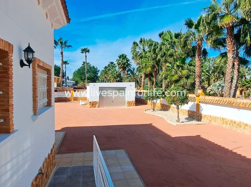 3 bedroom Finca/Country House for sale in Catral with pool garage - € 440,000 (Ref: 10007501)