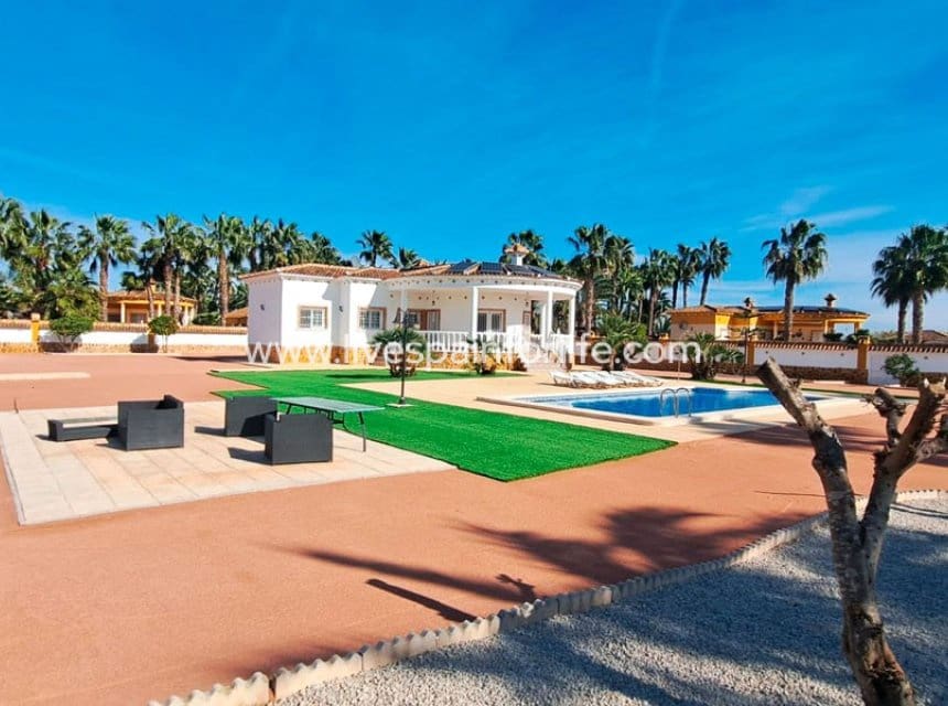 3 bedroom Finca/Country House for sale in Catral with pool garage - € 440,000 (Ref: 10007501)
