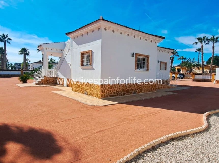 3 bedroom Finca/Country House for sale in Catral with pool garage - € 440,000 (Ref: 10007501)