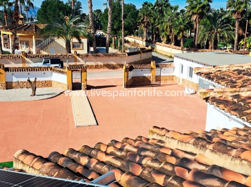 3 bedroom Finca/Country House for sale in Catral with pool garage - € 440,000 (Ref: 10007501)