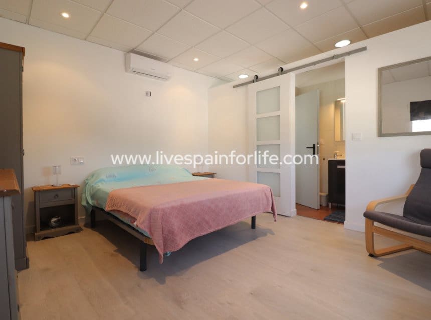 4 chambre Finca/Maison de Campagne à vendre à Benferri avec piscine garage - 350 000 € (Ref: 10007502)