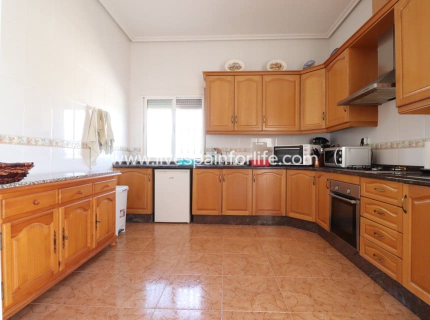 3 bedroom Finca/Country House for sale in Albatera with pool garage - € 325,000 (Ref: 10007503)