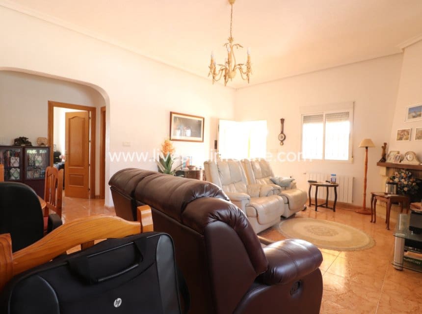 3 bedroom Finca/Country House for sale in Albatera with pool garage - € 325,000 (Ref: 10007503)