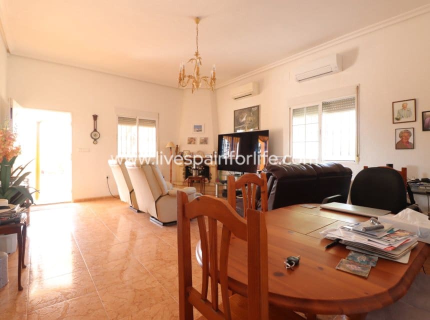 3 bedroom Finca/Country House for sale in Albatera with pool garage - € 325,000 (Ref: 10007503)