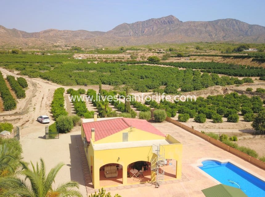 3 bedroom Finca/Country House for sale in Albatera with pool garage - € 325,000 (Ref: 10007503)