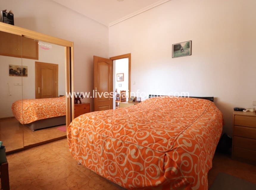 3 bedroom Finca/Country House for sale in Albatera with pool garage - € 325,000 (Ref: 10007503)