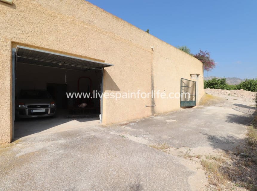 3 bedroom Finca/Country House for sale in Albatera with pool garage - € 325,000 (Ref: 10007503)
