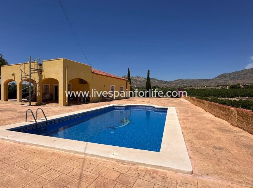 3 bedroom Finca/Country House for sale in Albatera with pool garage - € 325,000 (Ref: 10007503)