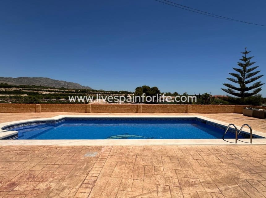3 bedroom Finca/Country House for sale in Albatera with pool garage - € 325,000 (Ref: 10007503)