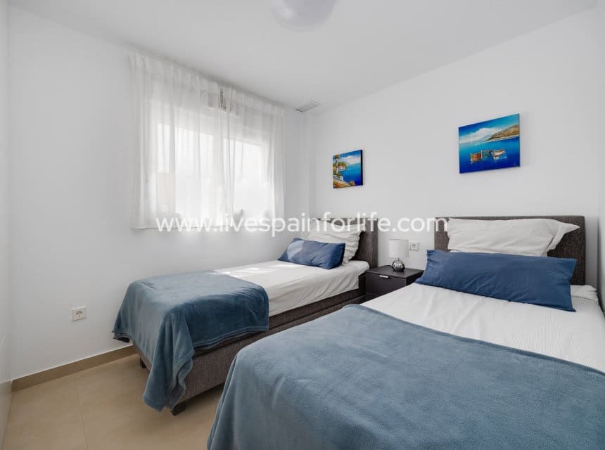 2 quarto Apartamento para venda em Pilar de la Horadada com piscina - 259 950 € (Ref: 10007506)