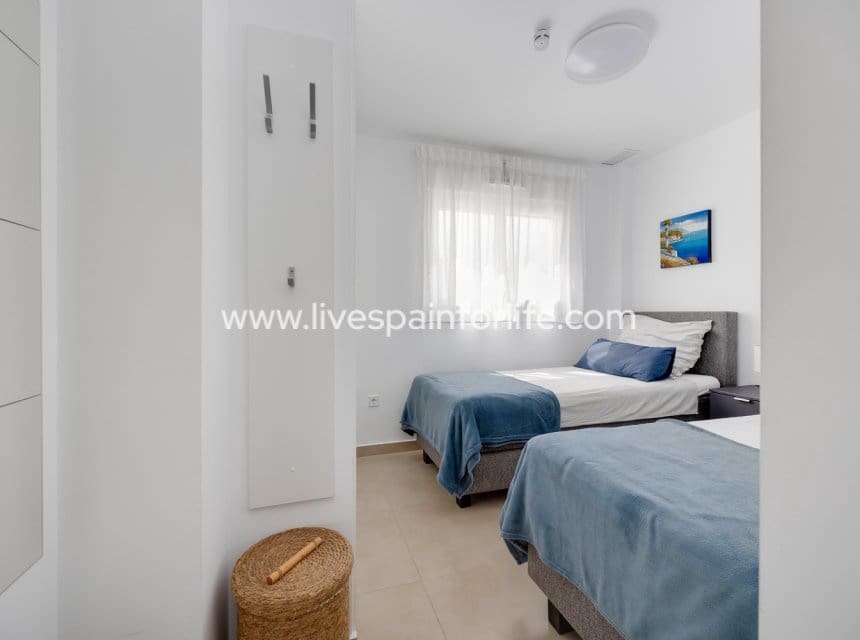 2 quarto Apartamento para venda em Pilar de la Horadada com piscina - 259 950 € (Ref: 10007506)