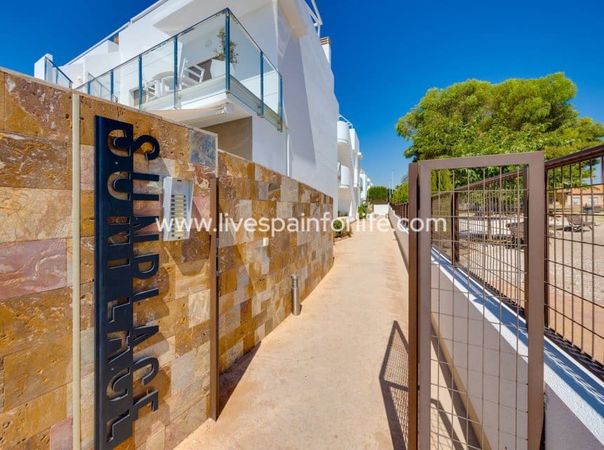 2 quarto Apartamento para venda em Pilar de la Horadada com piscina - 259 950 € (Ref: 10007506)