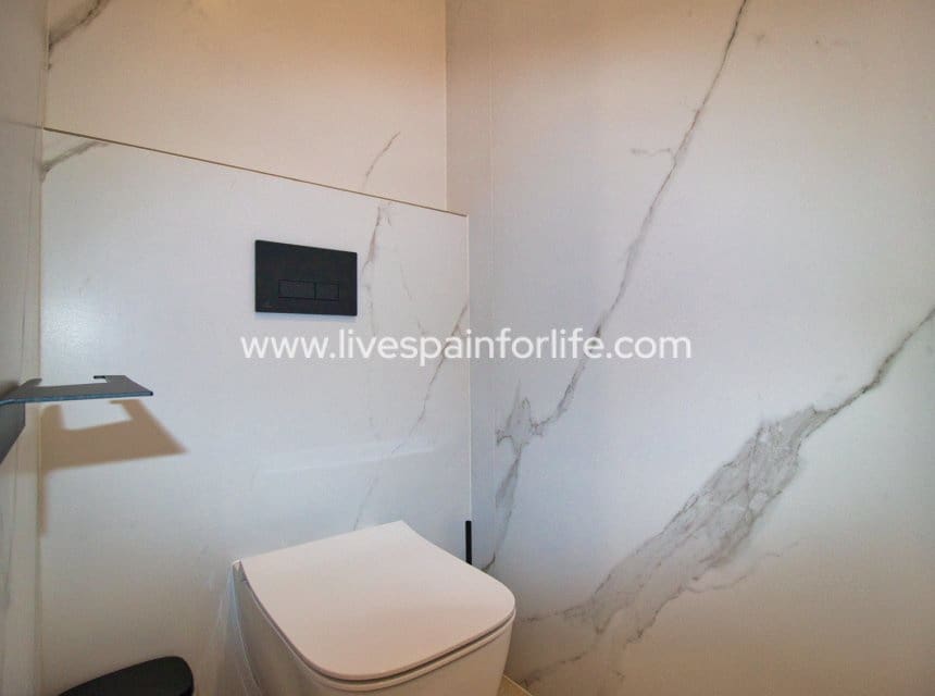 4 quarto Moradia para venda em Pilar de la Horadada com piscina garagem - 869 000 € (Ref: 10007508)