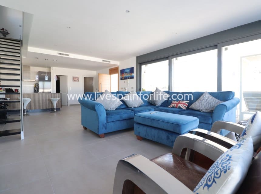 3 sovrum Villa till salu i Benimar med pool garage - 695 000 € (Ref: 10007511)