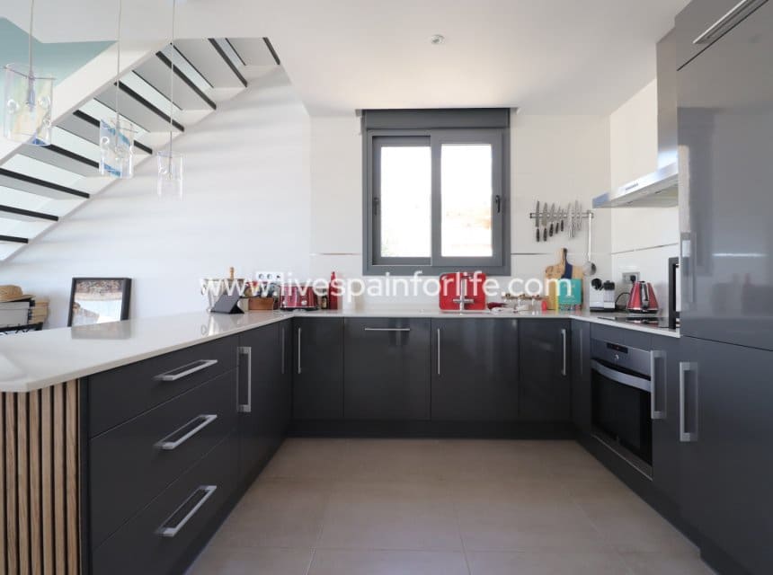 3 sovrum Villa till salu i Benimar med pool garage - 695 000 € (Ref: 10007511)