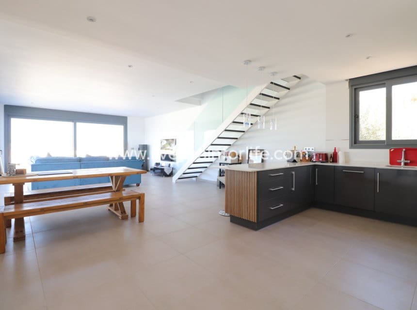 3 sovrum Villa till salu i Benimar med pool garage - 695 000 € (Ref: 10007511)