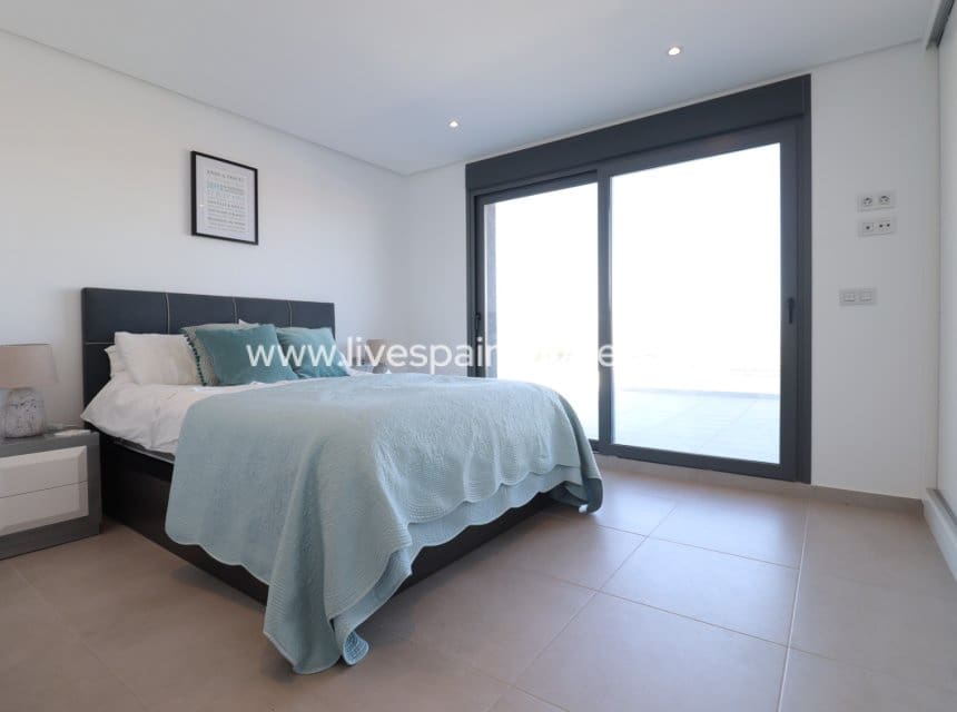 3 sovrum Villa till salu i Benimar med pool garage - 695 000 € (Ref: 10007511)