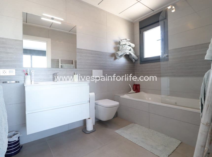 3 sovrum Villa till salu i Benimar med pool garage - 695 000 € (Ref: 10007511)