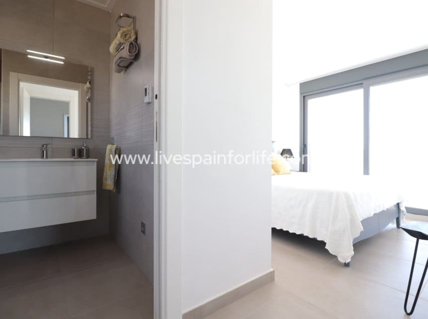 3 sovrum Villa till salu i Benimar med pool garage - 695 000 € (Ref: 10007511)