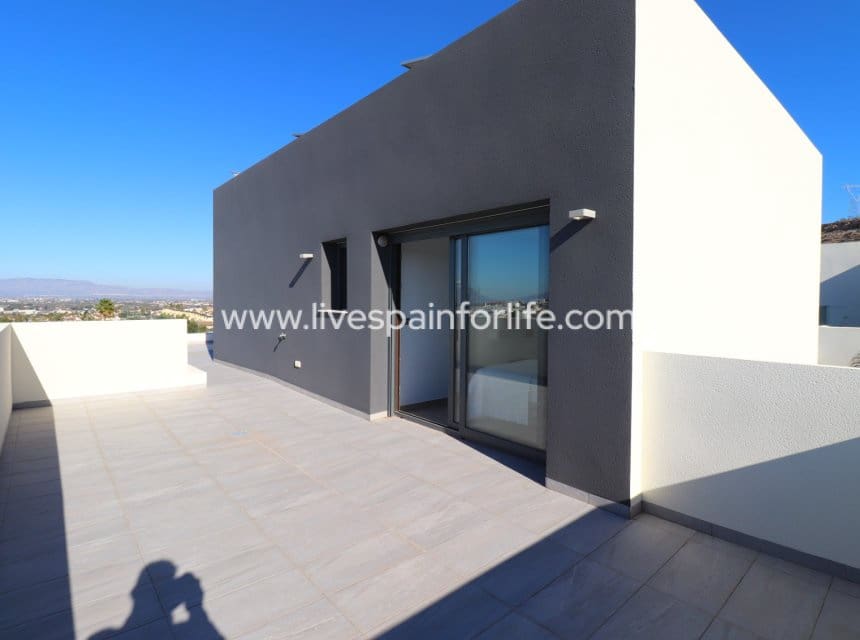 3 sovrum Villa till salu i Benimar med pool garage - 695 000 € (Ref: 10007511)