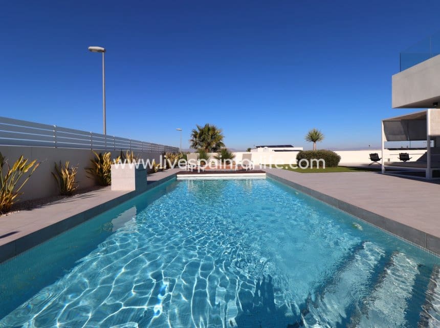 3 sovrum Villa till salu i Benimar med pool garage - 695 000 € (Ref: 10007511)
