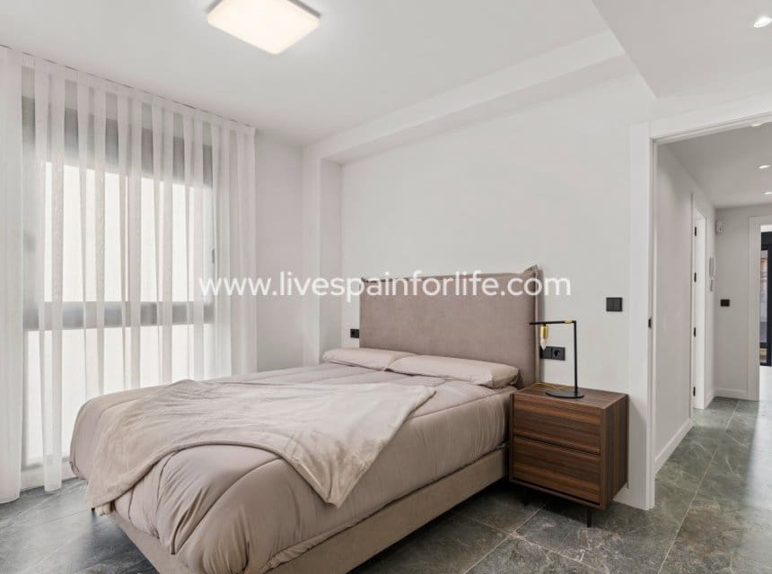 4 bedroom Semi-detached Villa for sale in Torre de la Horadada with pool garage - € 649,000 (Ref: 10007512)