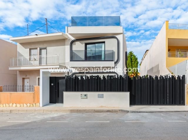 4 bedroom Semi-detached Villa for sale in Torre de la Horadada, Pilar de la Horadada with pool garage - € 649,000 (Ref: 10007512)
