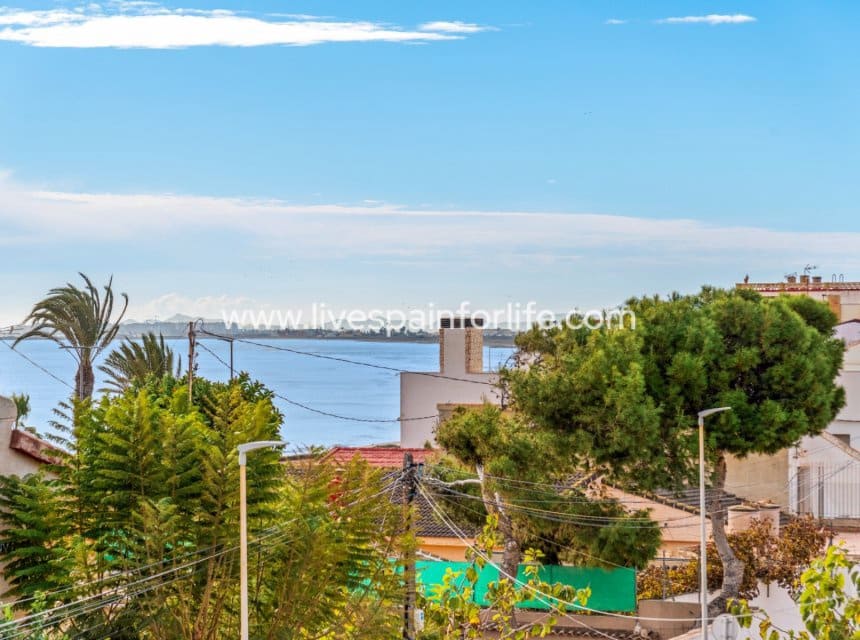 4 bedroom Semi-detached Villa for sale in Torre de la Horadada with pool garage - € 649,000 (Ref: 10007512)