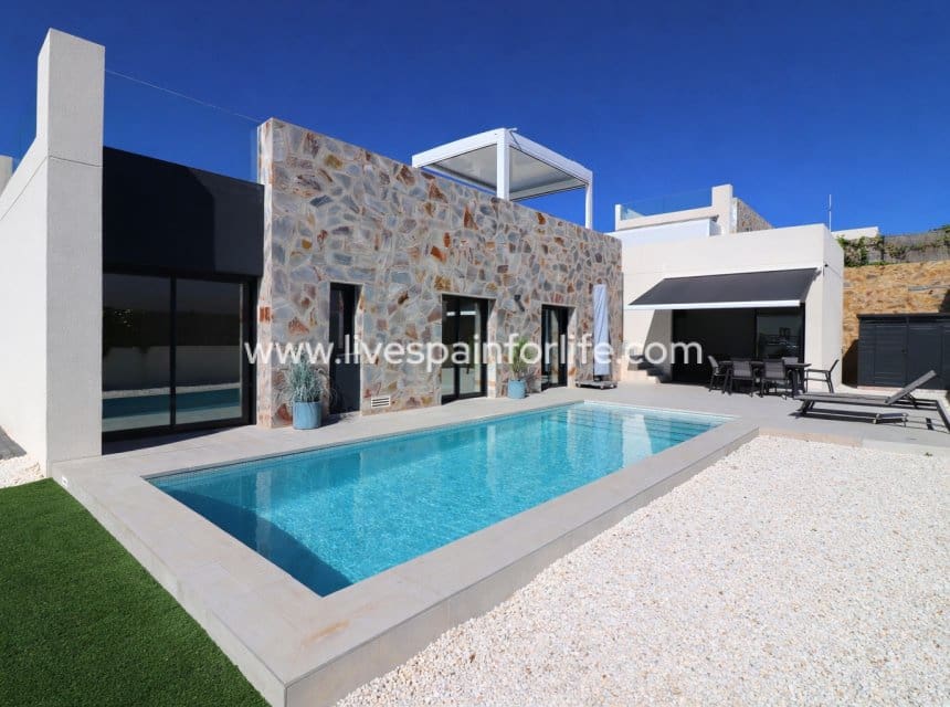 3 bedroom Villa for sale in Algorfa with pool garage - € 619,950 (Ref: 10007513)