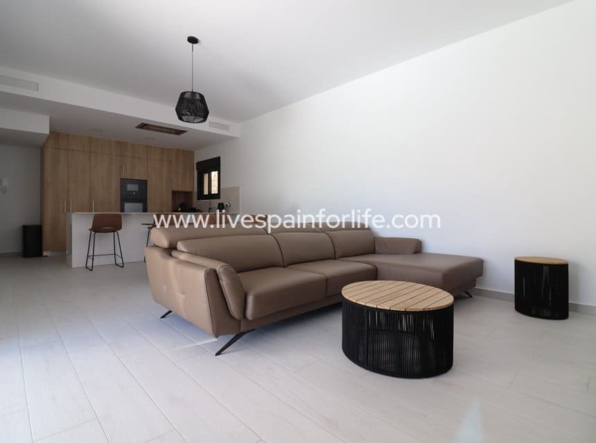 3 bedroom Villa for sale in Algorfa with pool garage - € 619,950 (Ref: 10007513)