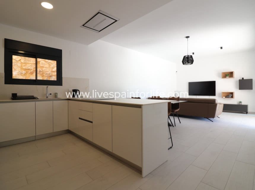 3 bedroom Villa for sale in Algorfa with pool garage - € 619,950 (Ref: 10007513)