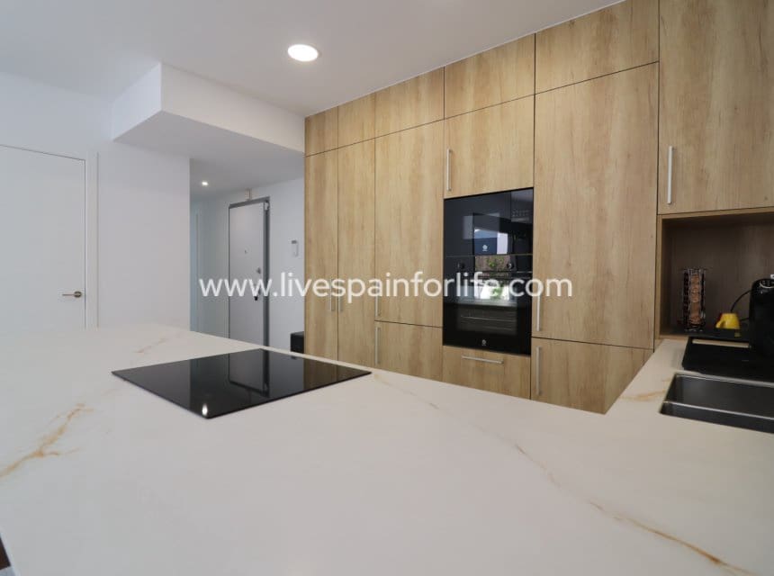 3 bedroom Villa for sale in Algorfa with pool garage - € 619,950 (Ref: 10007513)