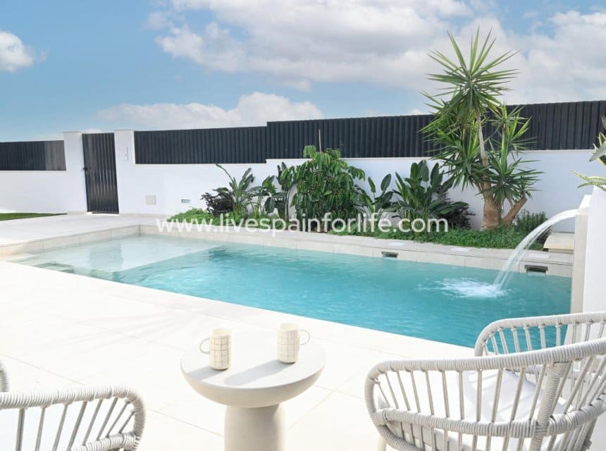 3 soverom Villa til salgs i Banos y Mendigo med svømmebasseng - € 389 900 (Ref: 10007514)