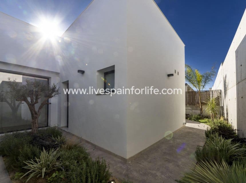3 soverom Villa til salgs i Banos y Mendigo med svømmebasseng - € 389 900 (Ref: 10007514)