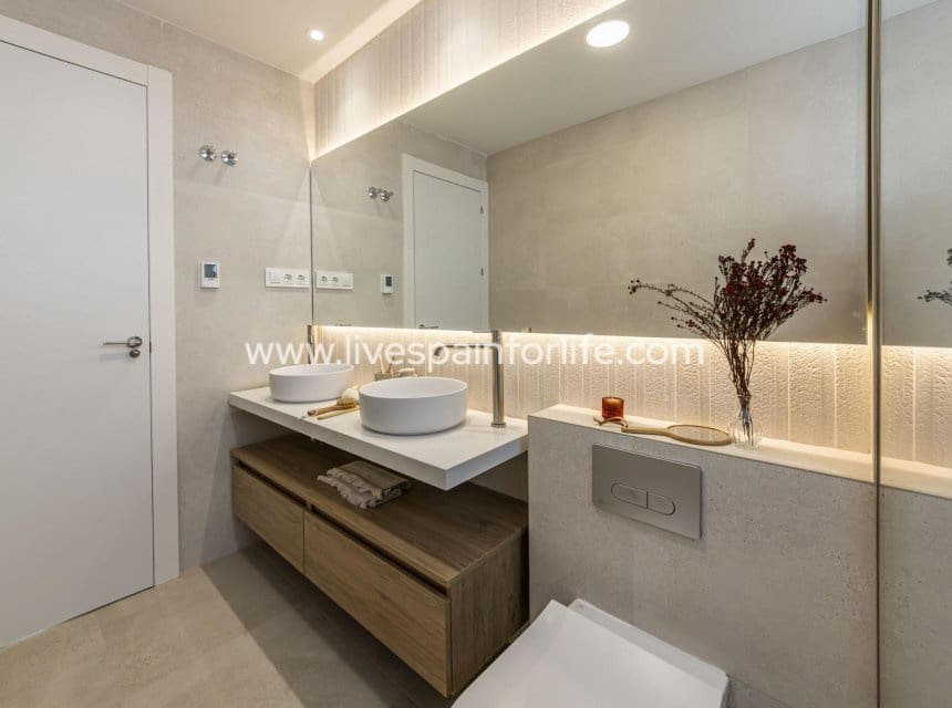 3 soverom Villa til salgs i Banos y Mendigo med svømmebasseng - € 389 900 (Ref: 10007514)